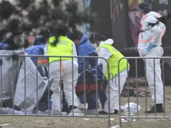 Padre e hijo mataron a 15 personas en playa de Australia