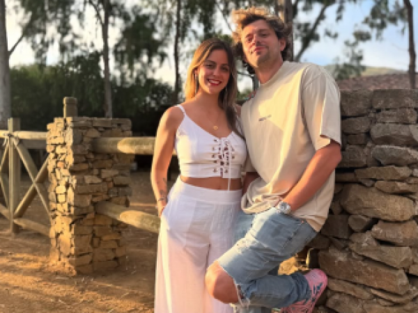 Joaquín Méndez y Amanda Martínez confirman el sexo y nombre de su bebé