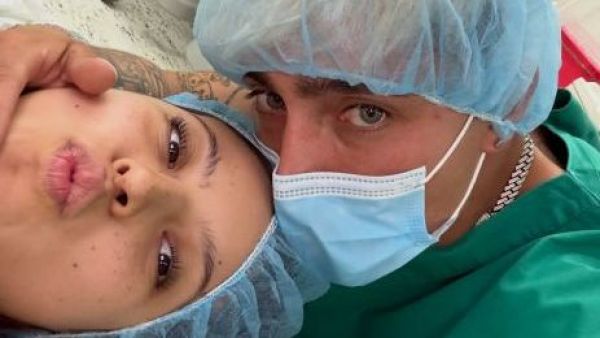 "¡Bienvenida al mundo, Amelia!": nació la hija de AK4:20 e Ignacia Antonia
