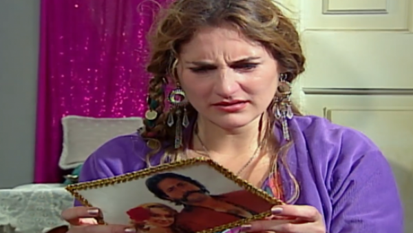 <p>María Salomé encontró una carta de Jairo con una especial petición </p>Romané - T1E151 | El mensaje de Jairo

