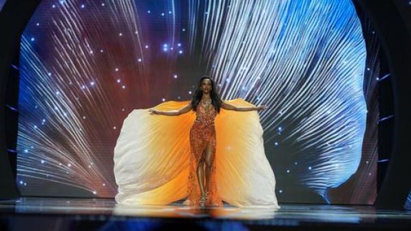 Miss Jamaica regresa a su país en silla de ruedas tras accidente en concurso de belleza
