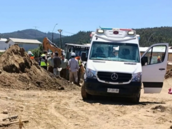 Fatal derrumbe en obras de viviendas en Arauco deja dos trabajadores muertos