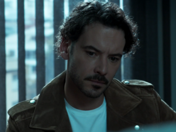 Iván Vallejo responde las preguntas de sus hermanos en la empresa