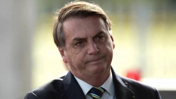 Bolsonaro "salió bien" de procedimiento para tratar hipo