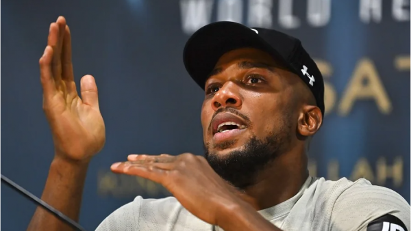 Quiénes murieron en el fatal accidente de auto en el que estuvo el boxeador Anthony Joshua
