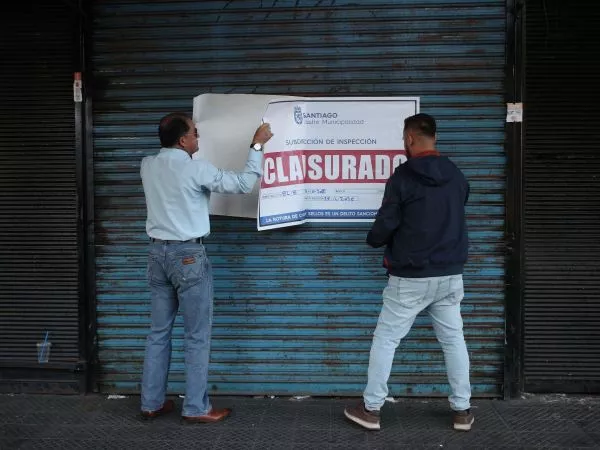 Municipalidad de Santiago clausura 790 locales en Barrio Franklin