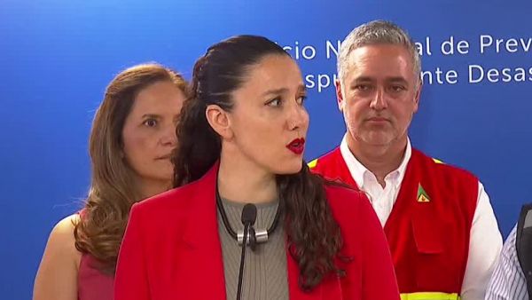 <p>Alarma de incendio interrumpe pauta de Senapred</p>Alarma de incendio interrumpe pauta de Senapred
