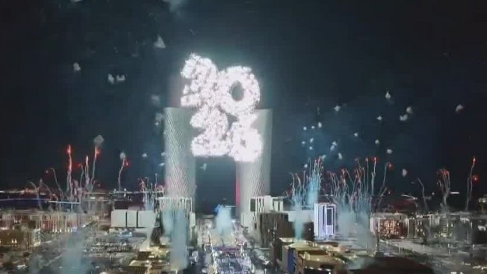 VIDEO: Así recibió el Año Nuevo Qatar
