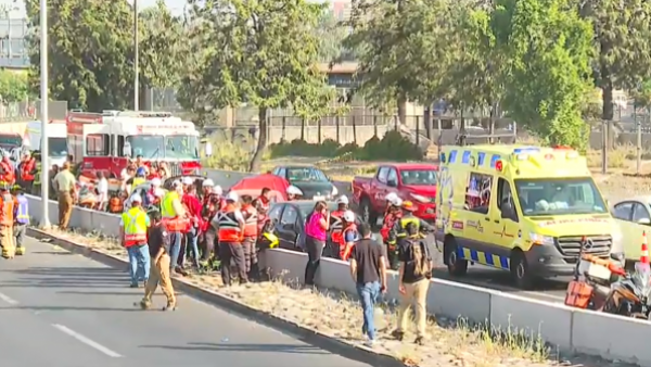 Choque múltiple deja al menos siete personas heridas en Autopista Central
