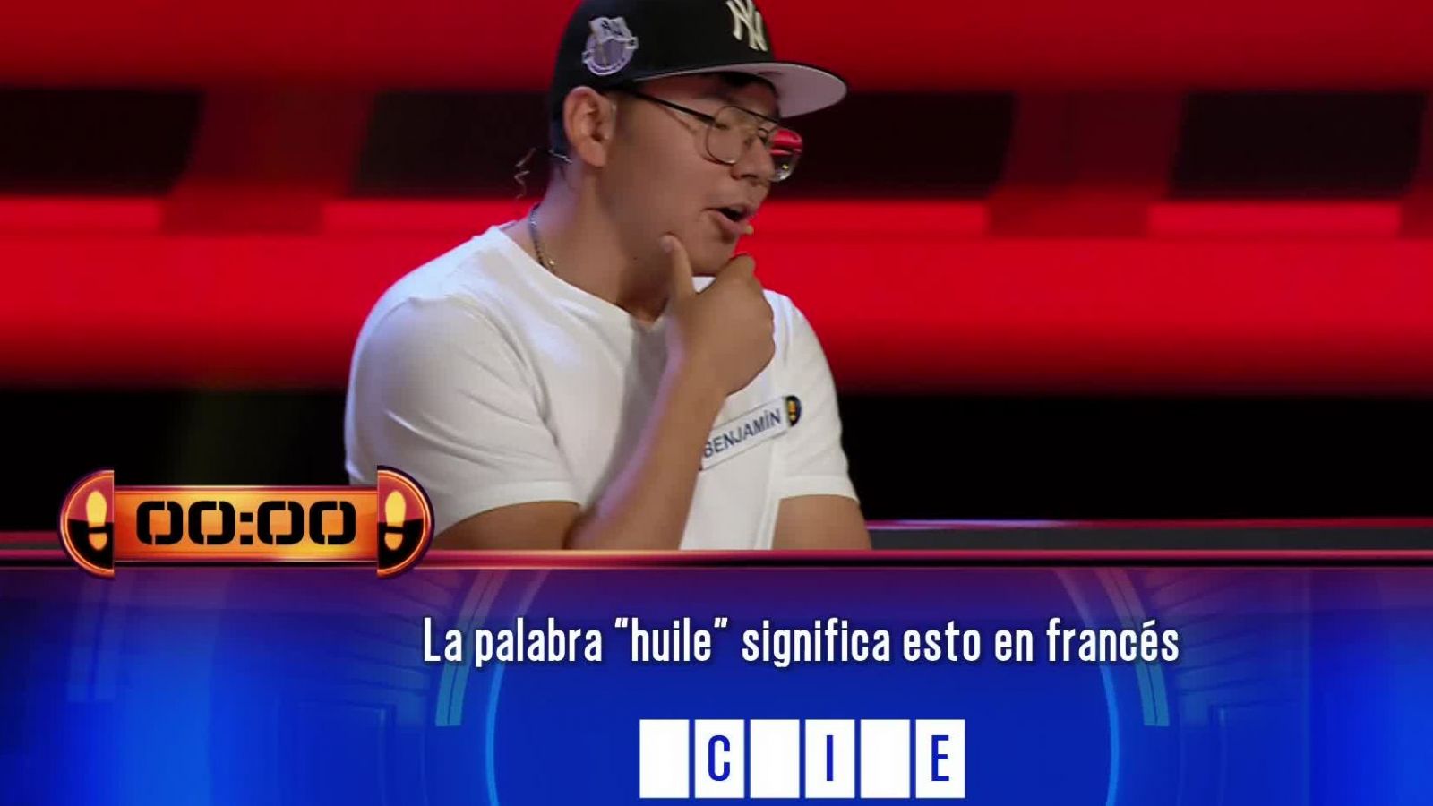 Huile en francés significa: ningún participante pudo con esta pregunta
