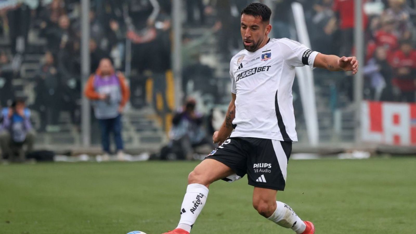 Sorpresa en el mercado: Mauricio Isla fue ofrecido a un grande de Argentina