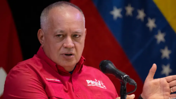 <p>Venezuela afirma que ataque de EE.UU. dejó 100 muertos</p>Venezuela afirma que ataque de EE.UU. dejó 100 muertos
