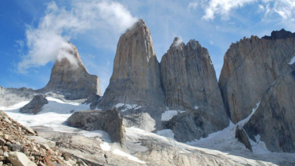 Detienen a ciudadano israelí por prender cigarro en Torres del Paine
