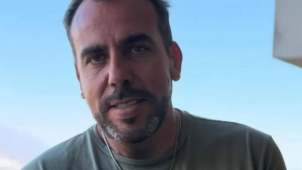 "Una actitud que se ha hecho frecuente": Denuncian a Francisco Kaminski de millonaria deuda a contador
