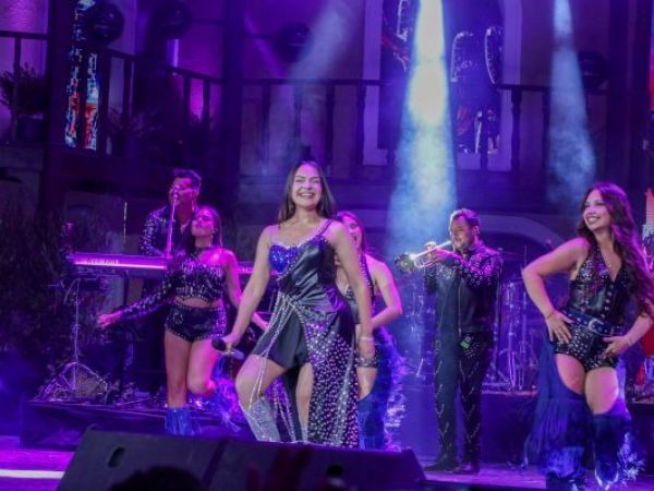 La princesa tropical ranchera se tomó Olmué: revive el show de Alanys Lagos