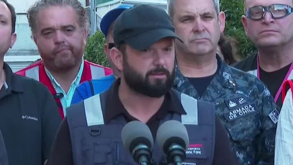 Presidente Boric confirma 18 fallecidos por incendios y decreta Toque de Queda total en Lirquén