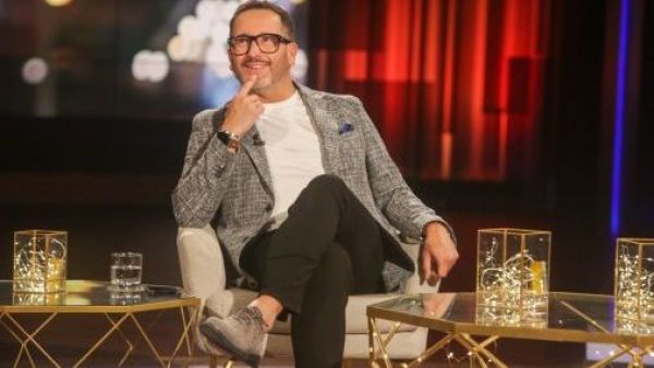 "Oh la lá, señor francés": La razón por la Eduardo Fuentes practica el "idioma del amor" en Olmué
