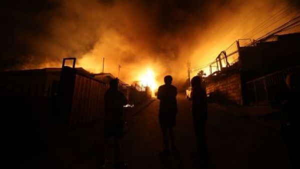 <p>Incendios en el Biobío dejan a más de 37 mil clientes sin suministro eléctrico en Tomé, Penco y Concepción</p>