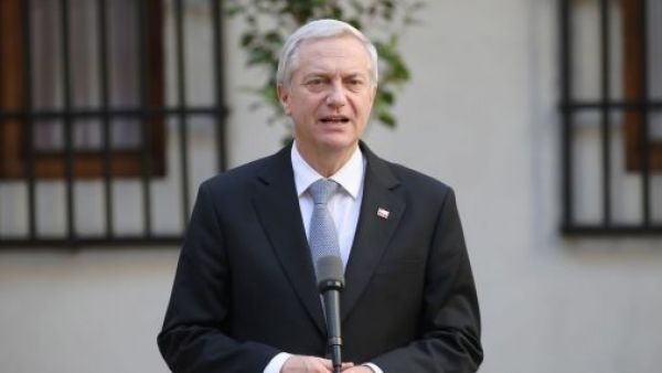 <p>José Antonio Kast en la Moneda</p>Kast hará oficial su gabinete mañana: "Ustedes van a conocer a los 25 ministros"
