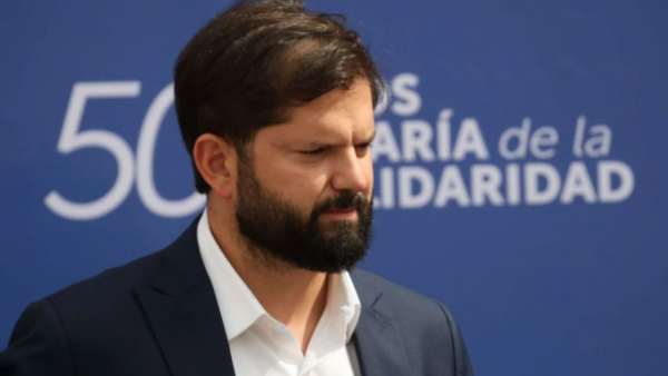 Presidente Boric califica como "miserables" a los responsables del ataque a bomberos de Angol
