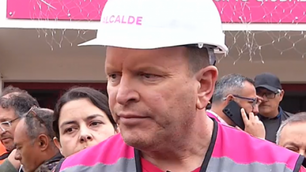 Alcalde de Penco asegura que "hay autos haciendo turismo" en medio de los incendios forestales
