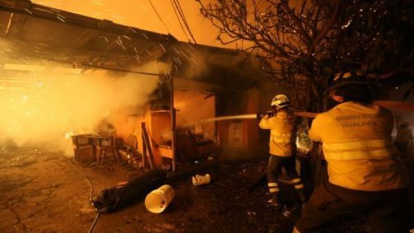 Confirman nueva víctima fatal por incendios: Paciente oxígeno dependiente murió en hospital de Tomé
