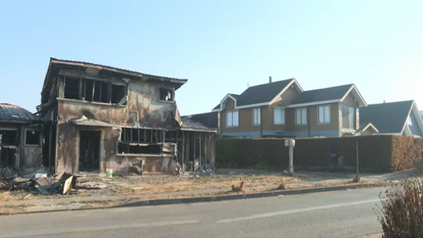 ¿Planificada o azar?: ¿Por qué algunas casas se salvaron de los violentos incendios en el sur?
