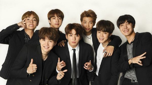 "Para mejorar la vista desde el avión": Fans de BTS en Perú sorprenden con novedosa propuesta para recibir a la banda
