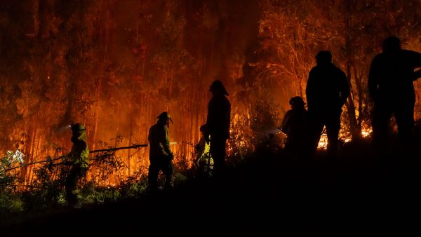 Habría manipulado estufa a leña en mal estado: detienen a sujeto por megaincendio en Biobío
