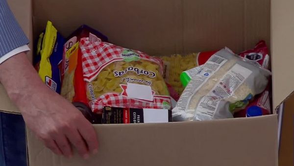 ¿Qué contienen los kits de ayuda humanitaria?
