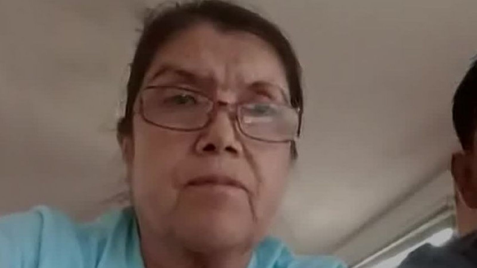 Influencers ayudaron a adulta mayor que se le quemaron sus ahorros
