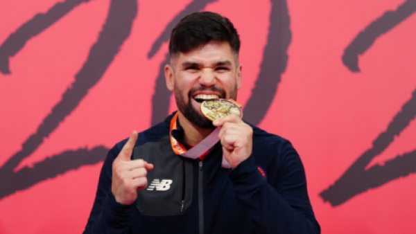 Karateca Rodrigo Rojas hizo historia al obtener el oro en la Premier League de Estambul
