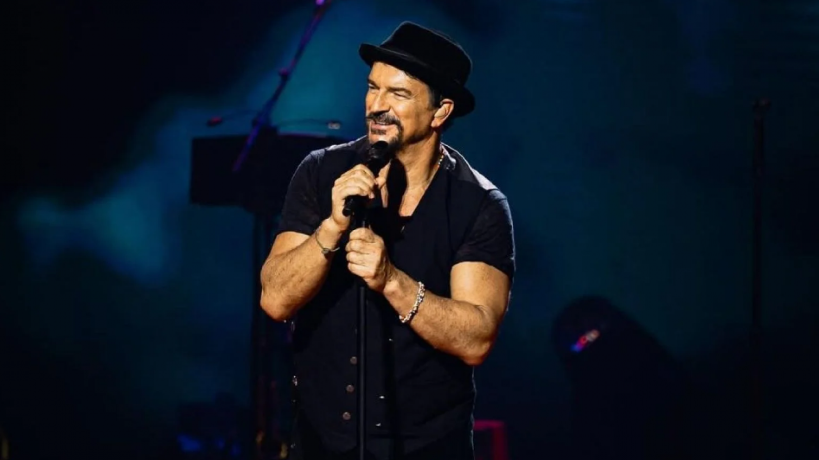 Ricardo Arjona arrasa en Chile y agrega una décima fecha