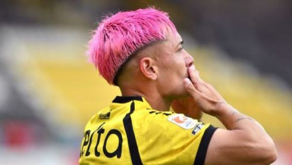 <p>Colo Colo resolvería este martes una posible salida de Cristin Zavala</p>Colo Colo resolvería este martes una posible salida de Cristián Zavala
