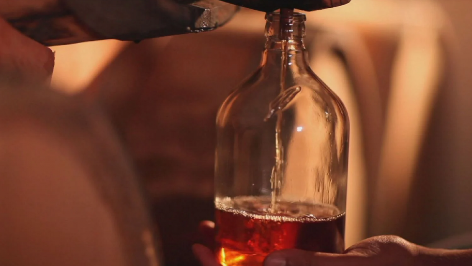 Cuesta más de $500 mil y no tiene competencia en Chile: así es uno de los piscos más exclusivos del país