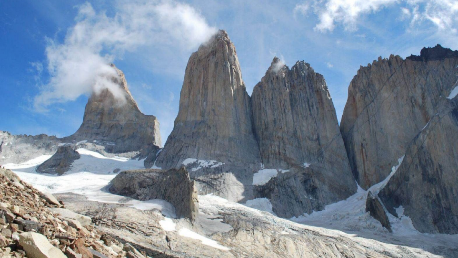 Detienen a turistas por encender fuego en Parque Nacional Torres del Paine