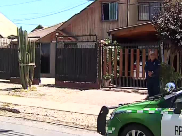 Grave ataque en Maipú: sujeto hiere con arma blanca a su esposa e hijo