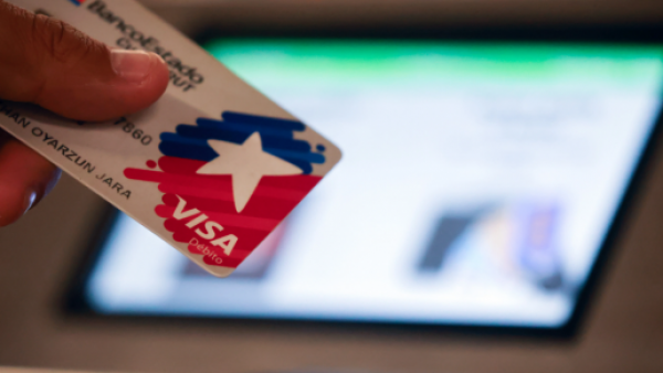 ¿Debo activar algo para el pago con tarjeta en el Metro de Santiago?
