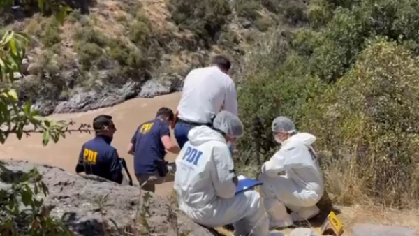 <p>Investigan homicidio en Cajón del Maipo: Podría vincularse al crimen organizado</p>Investigan homicidio en Cajón del Maipo: Podría vincularse al crimen organizado
