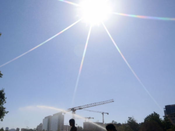 Aviso por calor se mantiene hasta el miércoles en cuatro regiones