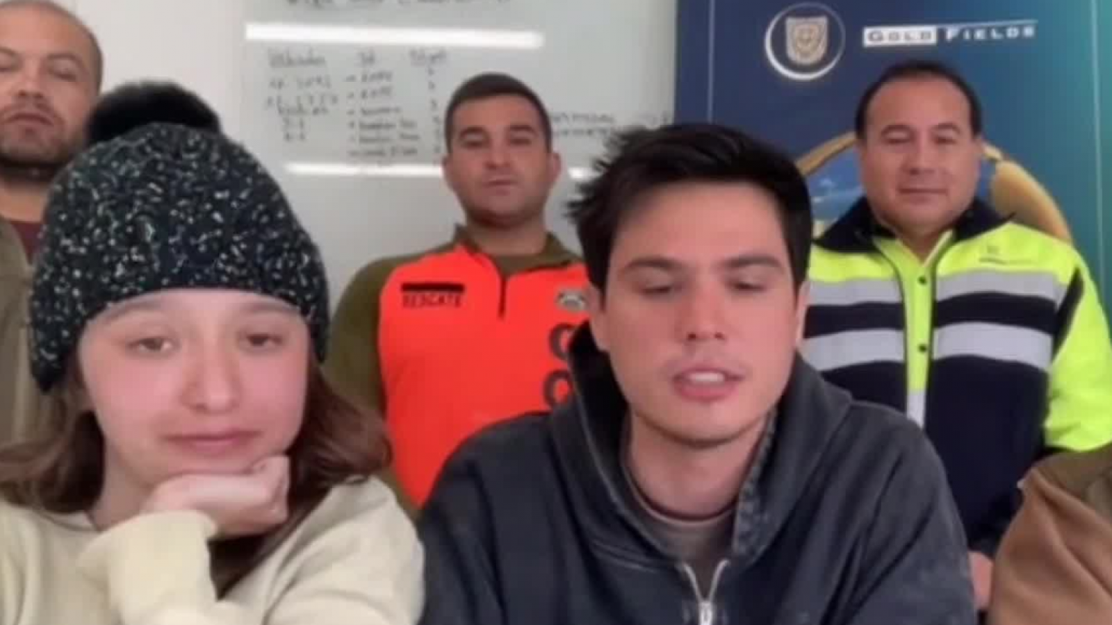 "Solo queremos ver a nuestras familias": Habla la pareja rescatada en el desierto de Atacama
