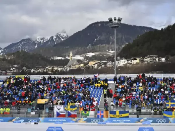 Perro invade pista de esquí en los Olímpicos de Invierno