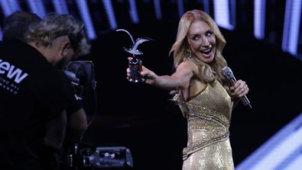 Los aplausos que sacó Karen Doggenweiler con Matteo Bocelli en Viña 2026

