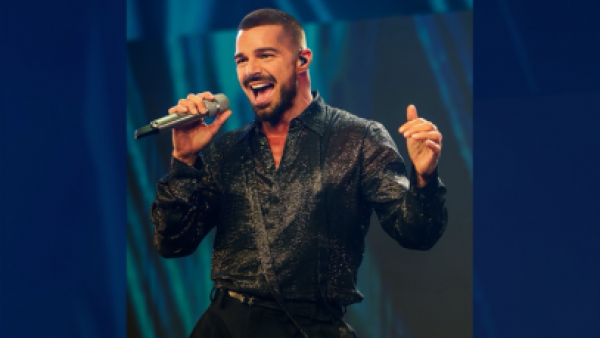<p>Cafetería prometía bebidas gratis a famosos y Ricky Martin apareció para sorprender a su dueña</p>Cafetería prometía bebidas gratis a famosos y Ricky Martin apareció para sorprender a su dueña
