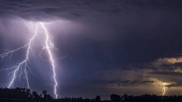 <p>Por tormentas eléctricas: Emiten aviso meteorológico para cinco regiones del país</p>Por tormentas eléctricas: Emiten aviso meteorológico para cinco regiones del país
