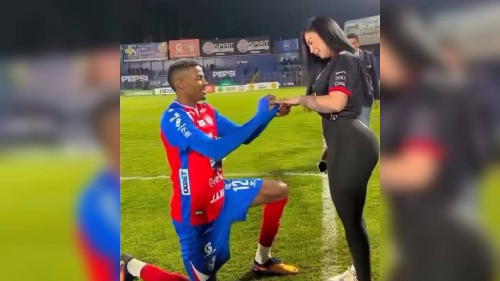 Pidió matrimonio tras ganar un partido y 72 horas después confirmó la ruptura
