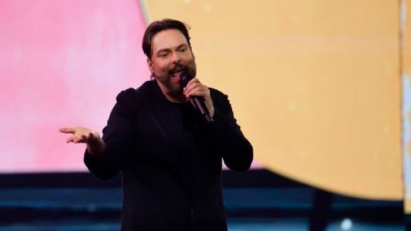 "Tengo un mensajito...": Así reaccionó George Harris ante la exitosa presentación de Esteban Düch en Viña 2026
