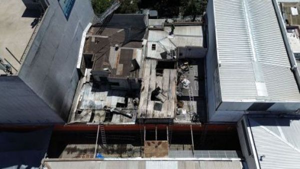 Tres heridos por explosión e incendio en local de comida china de barrio Meiggs