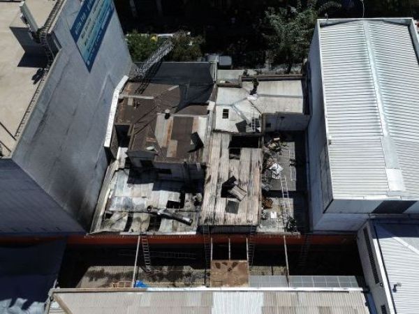 Tres heridos por explosión e incendio en local de comida china de barrio Meiggs