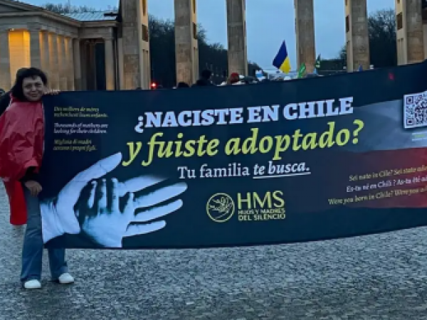 Chilenos adoptados irregularmente en Alemania buscan sus orígenes